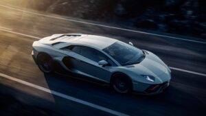 2022 lamborghini aventador