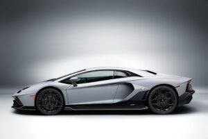 2022 lamborghini aventador